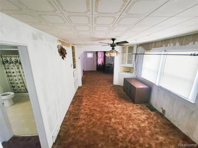 1031 E Pine Avenue, Mount Morris, MI 48458