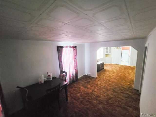 1031 E Pine Avenue, Mount Morris, MI 48458