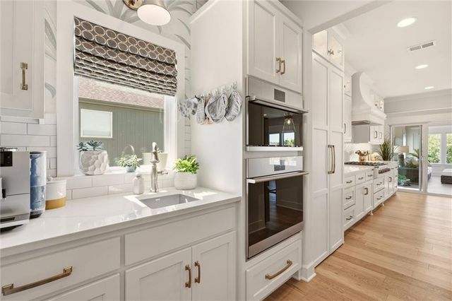 1210 Metfield Lane, Raymore, MO 64083