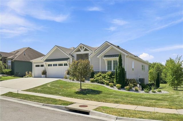 1210 Metfield Lane, Raymore, MO 64083