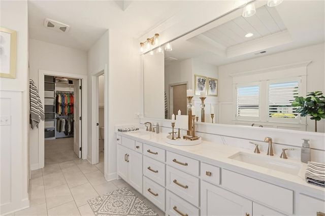 1210 Metfield Lane, Raymore, MO 64083