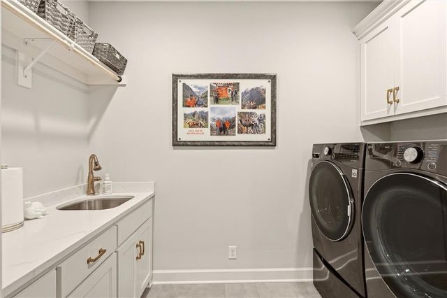 1210 Metfield Lane, Raymore, MO 64083