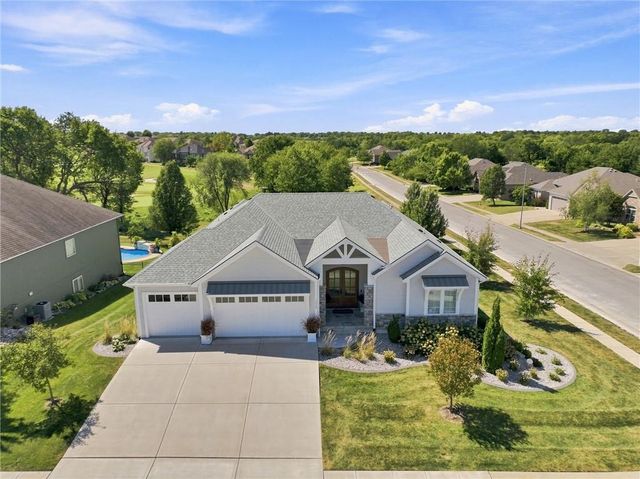 1210 Metfield Lane, Raymore, MO 64083