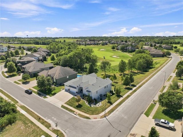 1210 Metfield Lane, Raymore, MO 64083