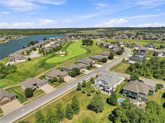 1210 Metfield Lane, Raymore, MO 64083
