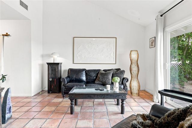 701 Blue Oak Avenue, Newbury Park, CA 91320