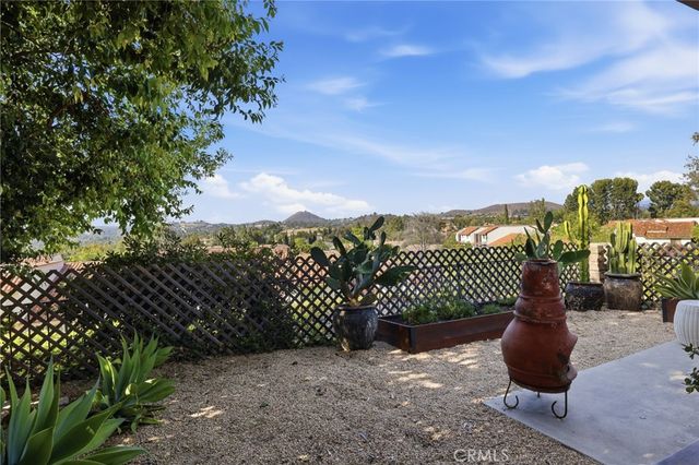 701 Blue Oak Avenue, Newbury Park, CA 91320