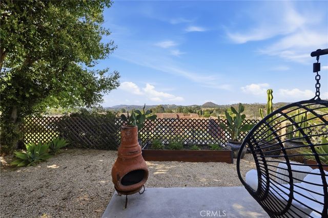 701 Blue Oak Avenue, Newbury Park, CA 91320