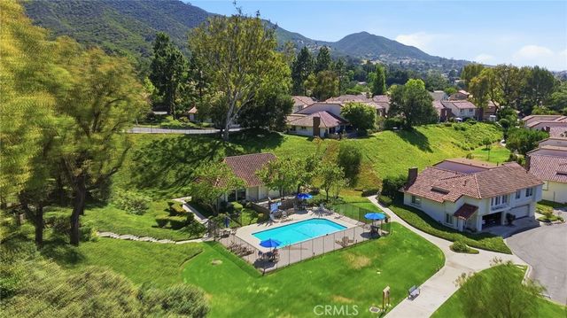 701 Blue Oak Avenue, Newbury Park, CA 91320