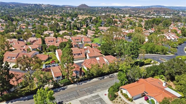 701 Blue Oak Avenue, Newbury Park, CA 91320
