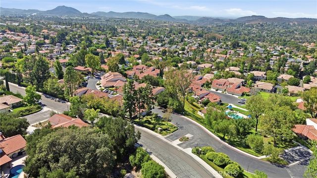 701 Blue Oak Avenue, Newbury Park, CA 91320