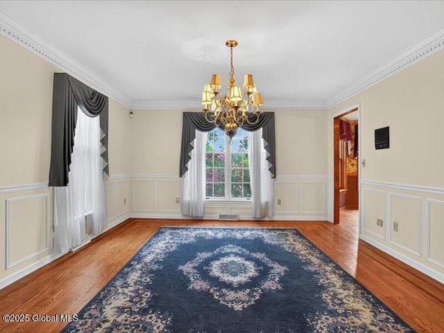 3077 New Williamsburg Drive, Guilderland, NY 12303