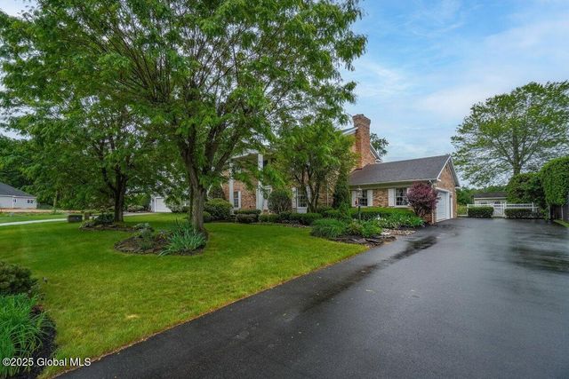 3077 New Williamsburg Drive, Guilderland, NY 12303