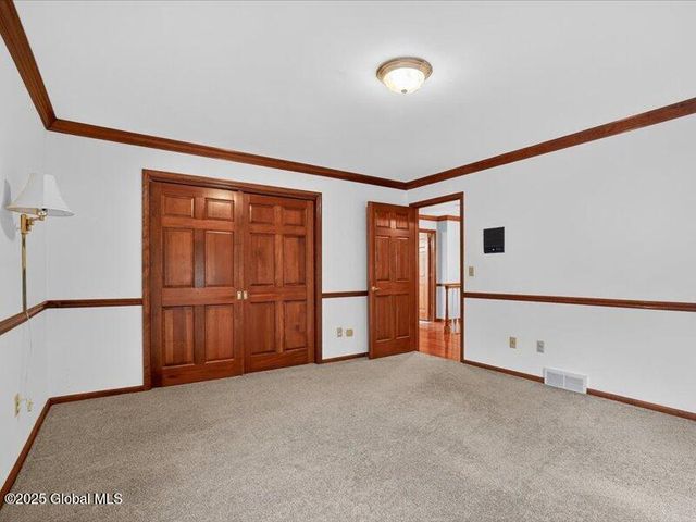 3077 New Williamsburg Drive, Guilderland, NY 12303