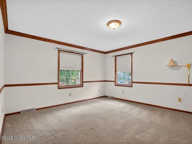 3077 New Williamsburg Drive, Guilderland, NY 12303