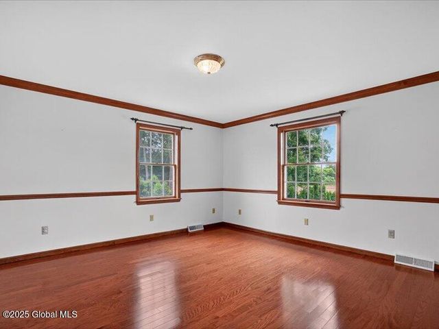3077 New Williamsburg Drive, Guilderland, NY 12303
