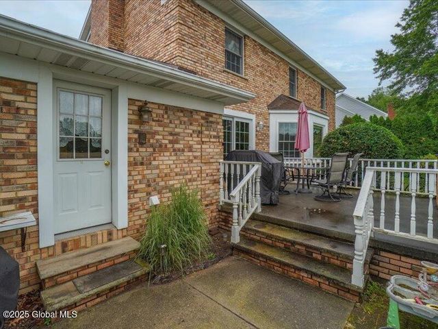 3077 New Williamsburg Drive, Guilderland, NY 12303