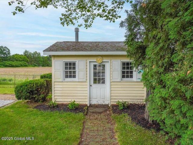 3077 New Williamsburg Drive, Guilderland, NY 12303