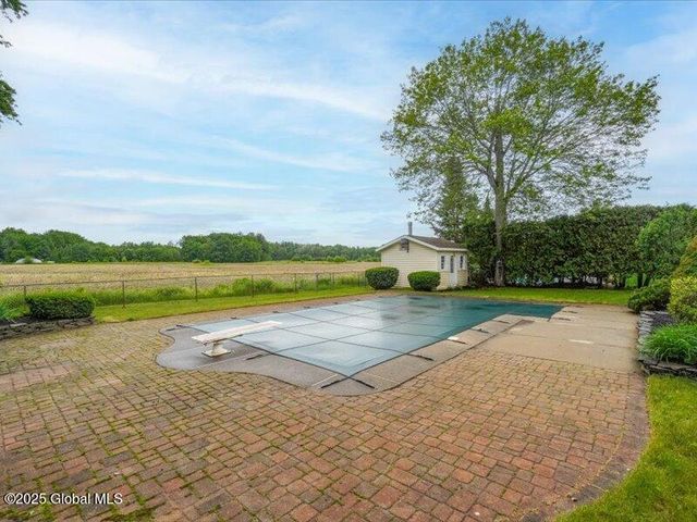 3077 New Williamsburg Drive, Guilderland, NY 12303