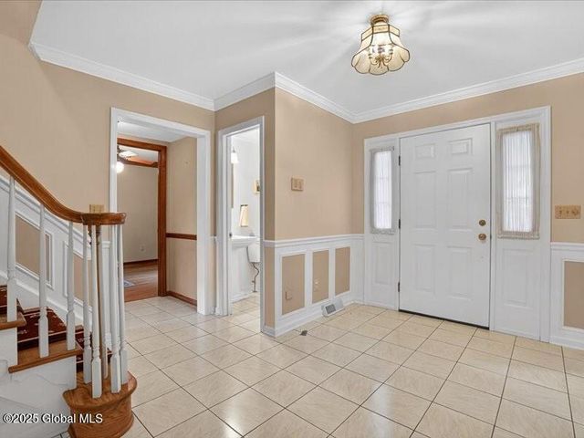 3077 New Williamsburg Drive, Guilderland, NY 12303