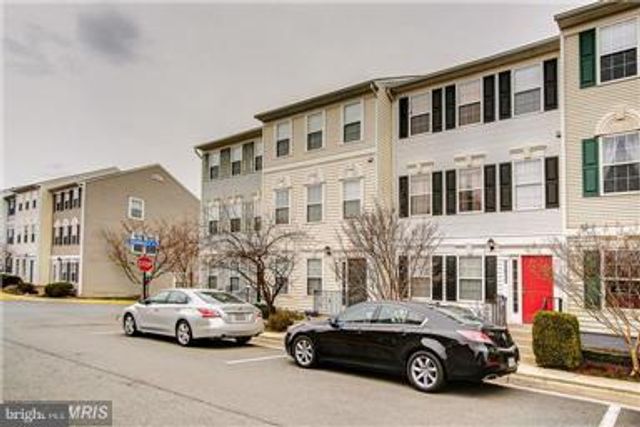 22932 REGENT TER, Sterling, VA 20166