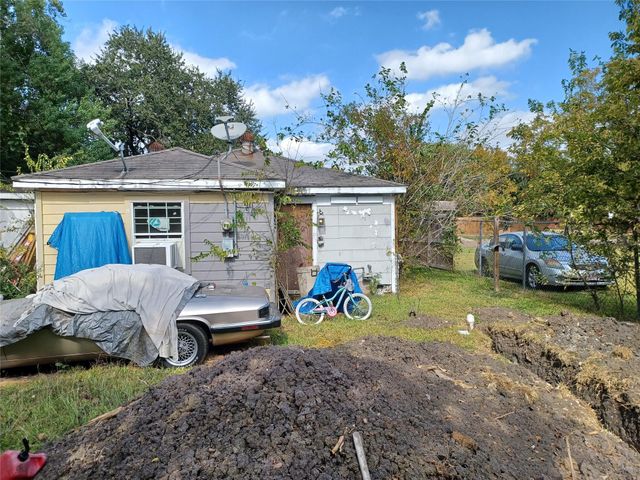 1302 Thomas Avenue, Pasadena, TX 77506