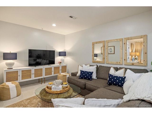 650 Ivanhoe St, Denver, CO 80220