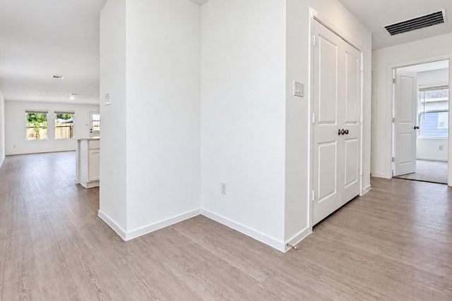 10947 Independence Road, Cleveland, TX 77328
