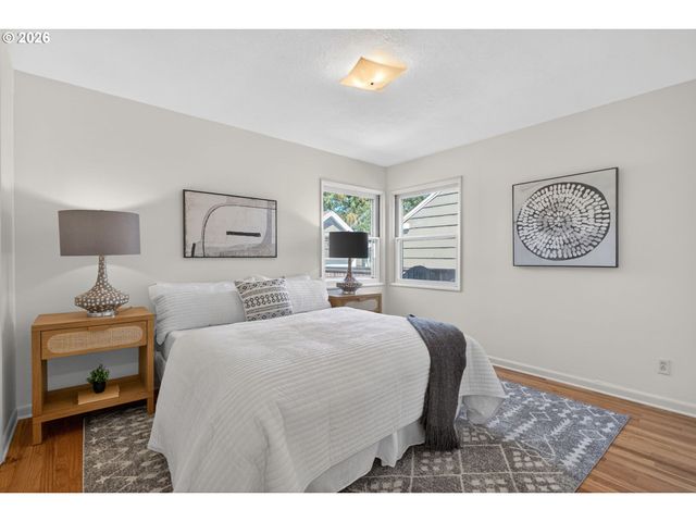 4305 Ne HAZELFERN Pl, Portland, OR 97213