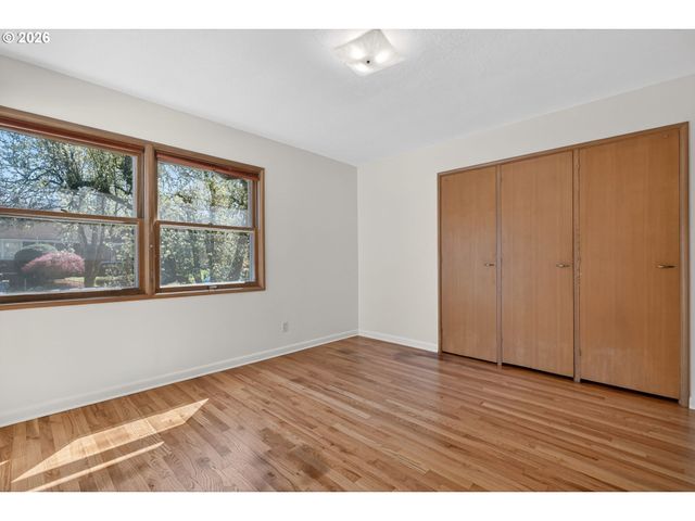 4305 Ne HAZELFERN Pl, Portland, OR 97213