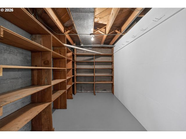 4305 Ne HAZELFERN Pl, Portland, OR 97213