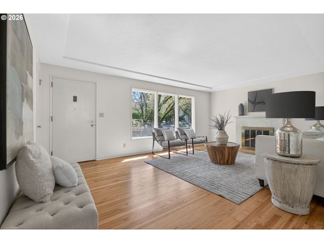 4305 Ne HAZELFERN Pl, Portland, OR 97213