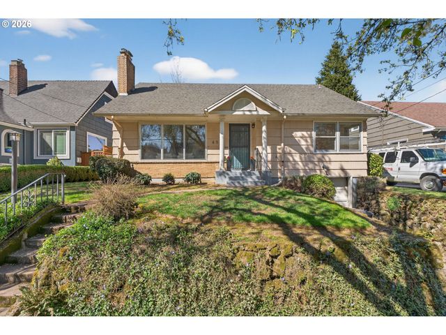 4305 Ne HAZELFERN Pl, Portland, OR 97213