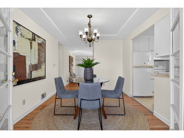 4305 Ne HAZELFERN Pl, Portland, OR 97213