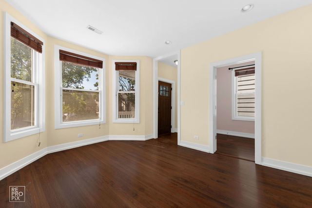 3320 W Warner Avenue 2, Chicago, IL 60618