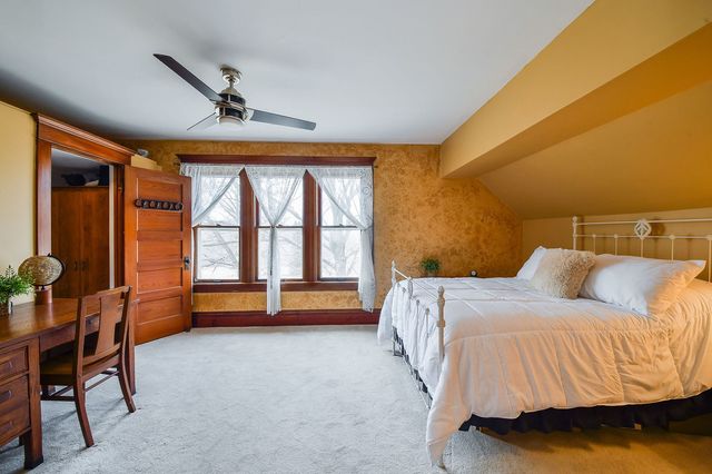 55 N Madison Street, Oswego, IL 60543