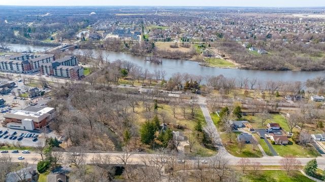 55 N Madison Street, Oswego, IL 60543