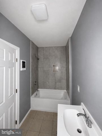 1424 MUHLENBERG ST, Reading, PA 19602