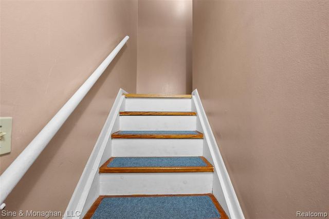 8641 Crabapple Lane, Warren, MI 48093