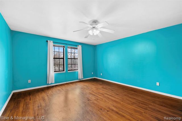 8641 Crabapple Lane, Warren, MI 48093