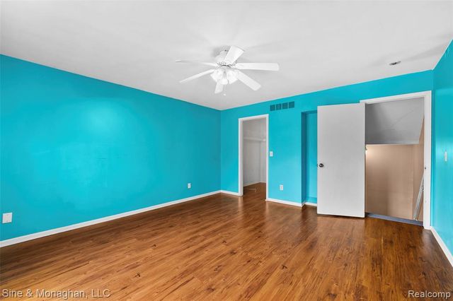 8641 Crabapple Lane, Warren, MI 48093