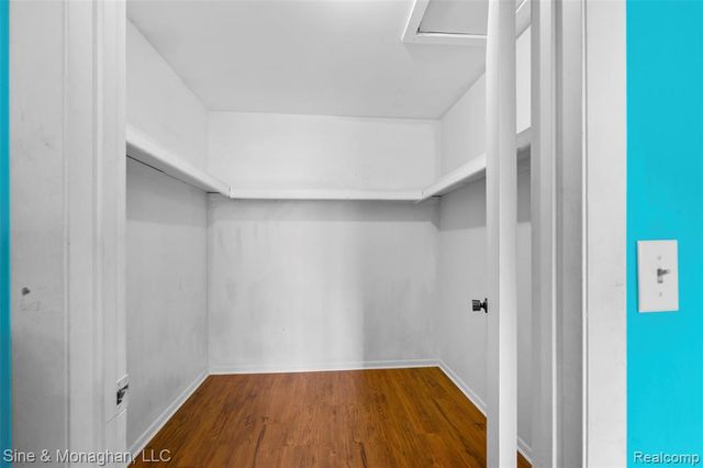 8641 Crabapple Lane, Warren, MI 48093