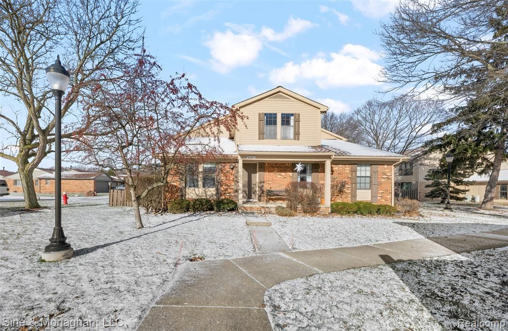 8641 Crabapple Lane, Warren, MI 48093