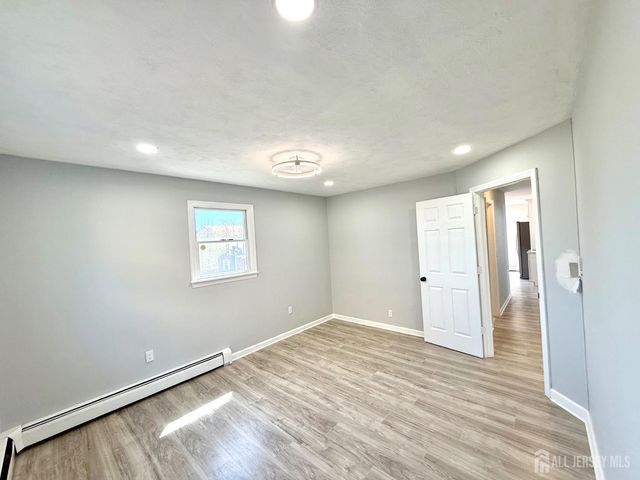 35 N Fiat Avenue, Iselin, NJ 08830