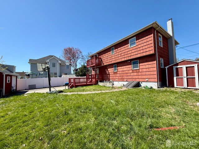 35 N Fiat Avenue, Iselin, NJ 08830