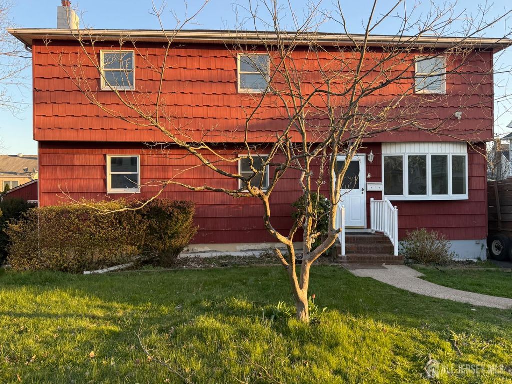 35 N Fiat Avenue, Iselin, NJ 08830