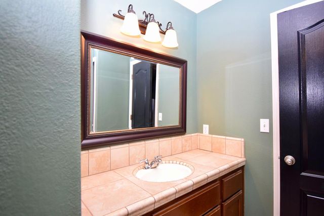 39384 Road 425b, Oakhurst, CA 93644