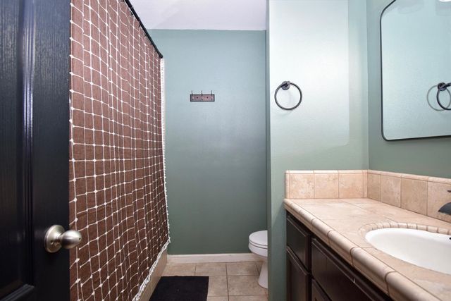 39384 Road 425b, Oakhurst, CA 93644
