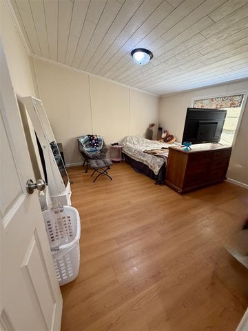 646 George Street, Clare, MI 48617