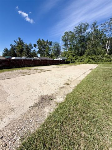 646 George Street, Clare, MI 48617